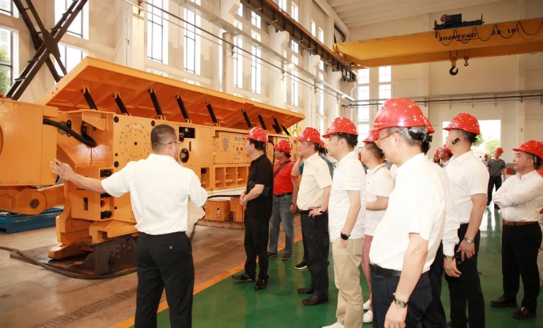 慶祝建黨百年華誕 商會組織企業(yè)家走進(jìn)創(chuàng)力開展參觀座談等活動(圖6) 慶祝建黨百年華誕 商會組織企業(yè)家走進(jìn)創(chuàng)力開展參觀座談等活動(圖6)