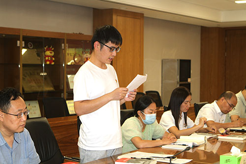 【匯聚青年力量 奮進(jìn)時(shí)代征程】創(chuàng)力集團(tuán)黨支部召開專題黨課暨預(yù)備黨員轉(zhuǎn)正黨員大會(huì)(圖2) 【匯聚青年力量 奮進(jìn)時(shí)代征程】創(chuàng)力集團(tuán)黨支部召開專題黨課暨預(yù)備黨員轉(zhuǎn)正黨員大會(huì)(圖2)