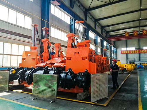 圖片2.jpg 上海創(chuàng)力集團下屬大同同力公司圓滿完成久益掘錨機維修任務(圖2)