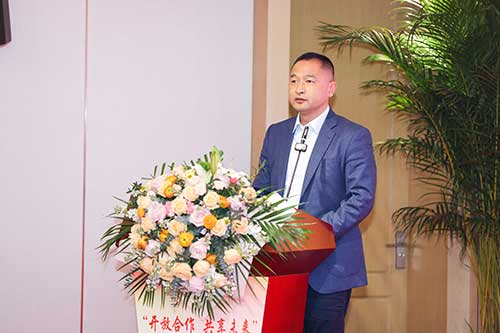 青浦區(qū)政府孫茂.jpg 青浦區(qū)政府孫茂.jpg